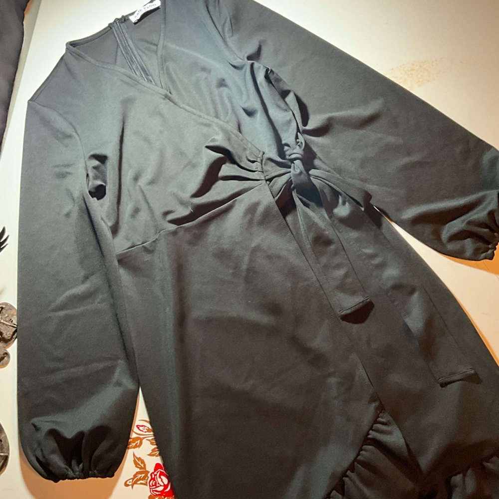 Elegant Black Long Sleeve Dress